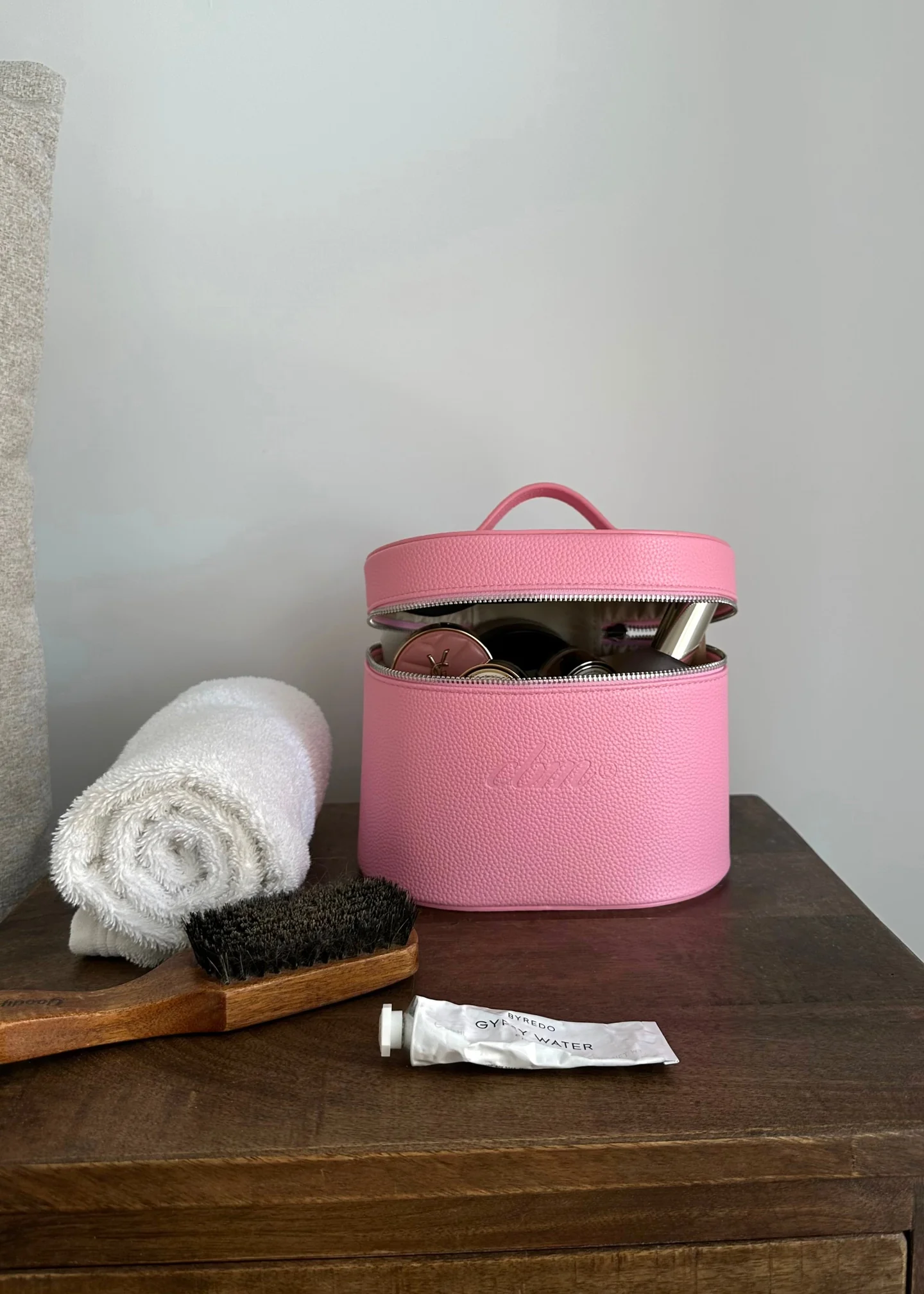 226F4D67-D964-4B78-829F-4900876C846B The Vanity Case - Blush